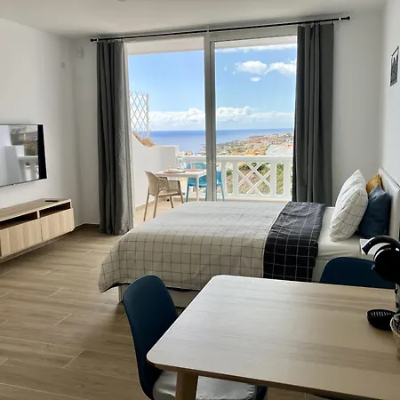 - Modern With Terrace Views Of Ocean & Sunset Apartman