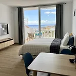 - Modern With Terrace Views Of Ocean & Sunset Апартаменти