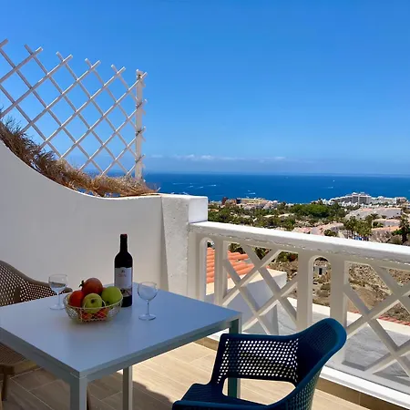 - Modern With Terrace Views Of Ocean & Sunset Апартаменти